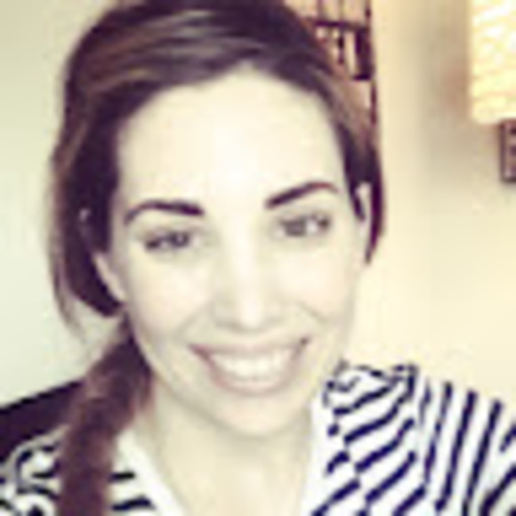 Meet your Posher, Aly - Picture 1 of 1